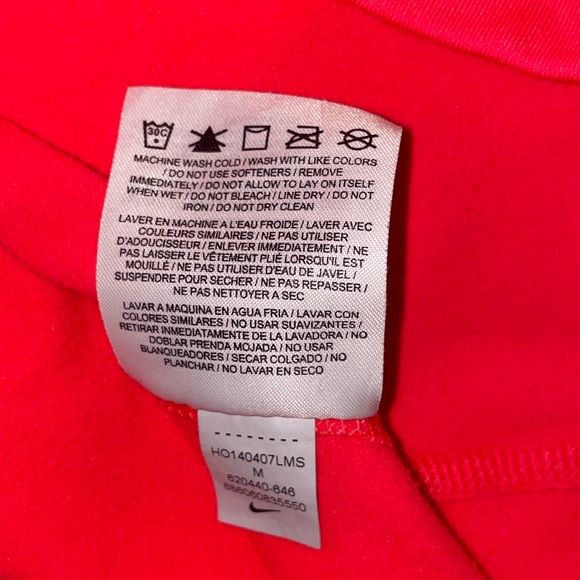 NIKE dri-fit half zip pull over size medium - Picture 8 of 8